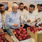 देहरादून से दुबई के लिए 1.2 मीट्रिक टन गढ़वाली सेब (किंग रोट) की पहली परीक्षण खेप रवाना