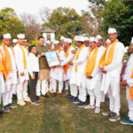 मुख्यमंत्री पुष्कर सिंह धामी को मुख्यमंत्री आवास में चम्पावत से आए होल्यारों ने दी होली की शुभकामनाएं